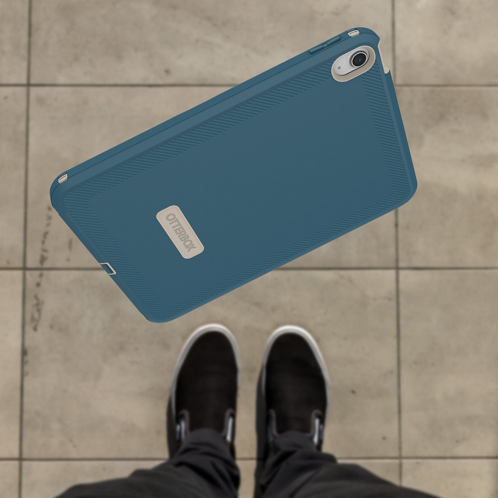 iPad (A16) and iPad (10th gen) Defender Series Case - Image 22731