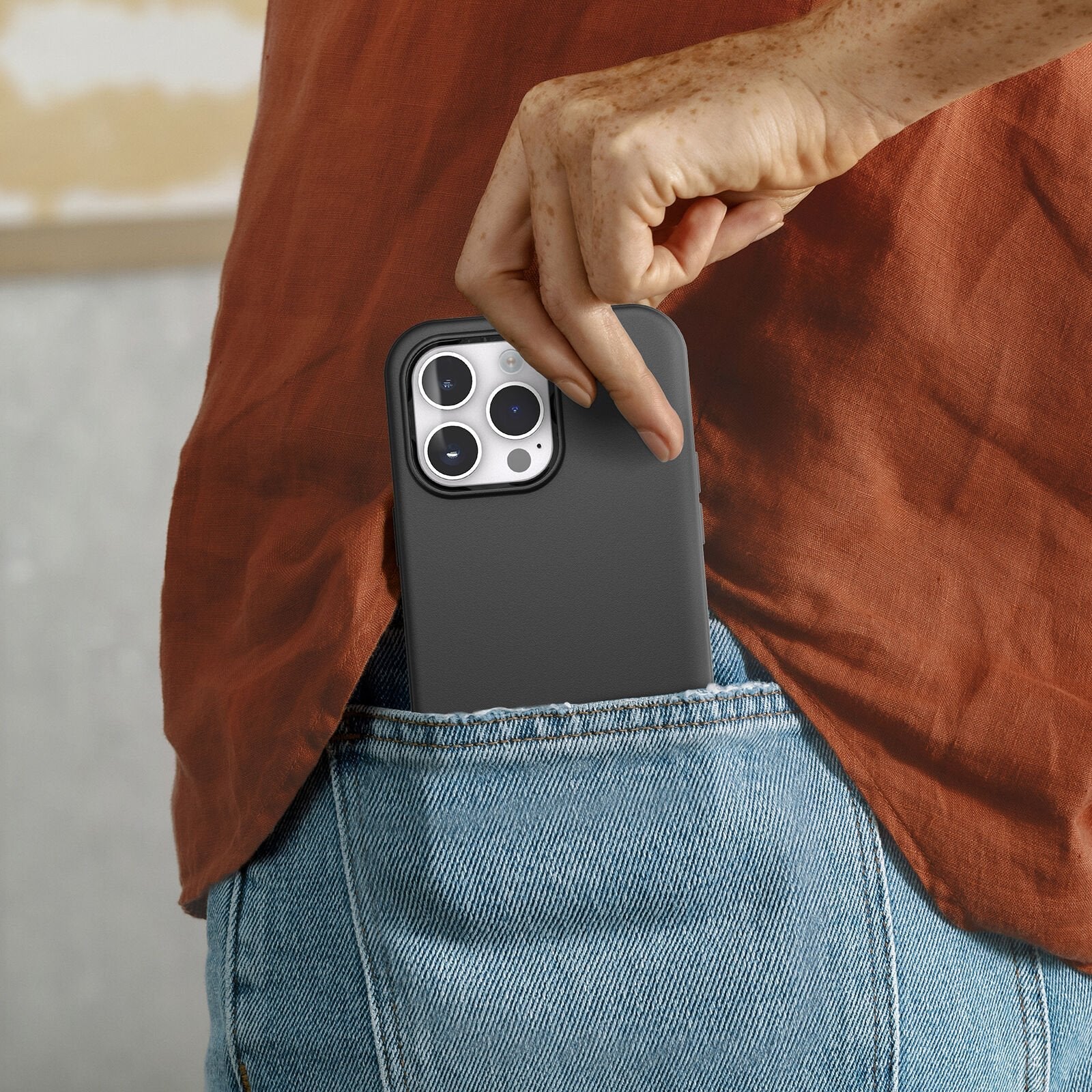 iPhone 14 Pro Max Symmetry Series Case - Image 23956